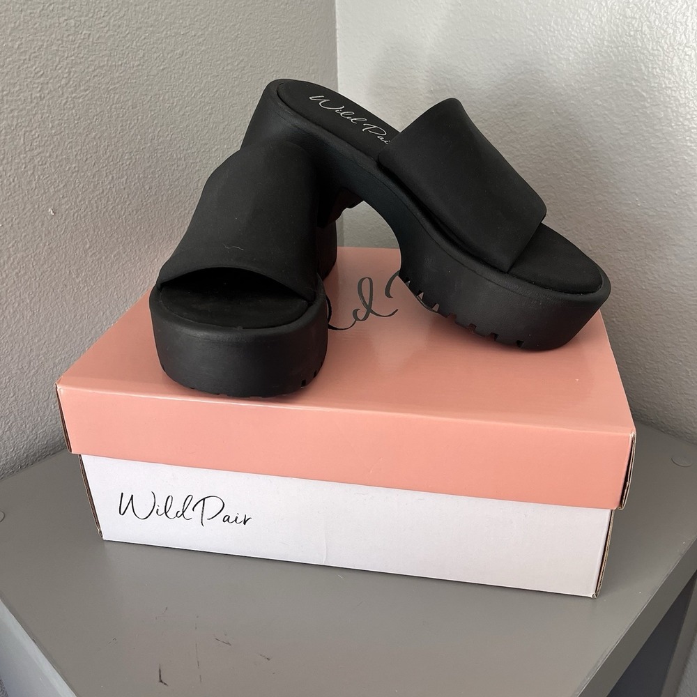Wild‎ Pair Womens Questtf Black Solid Slide Sandals 7 Medium Platform